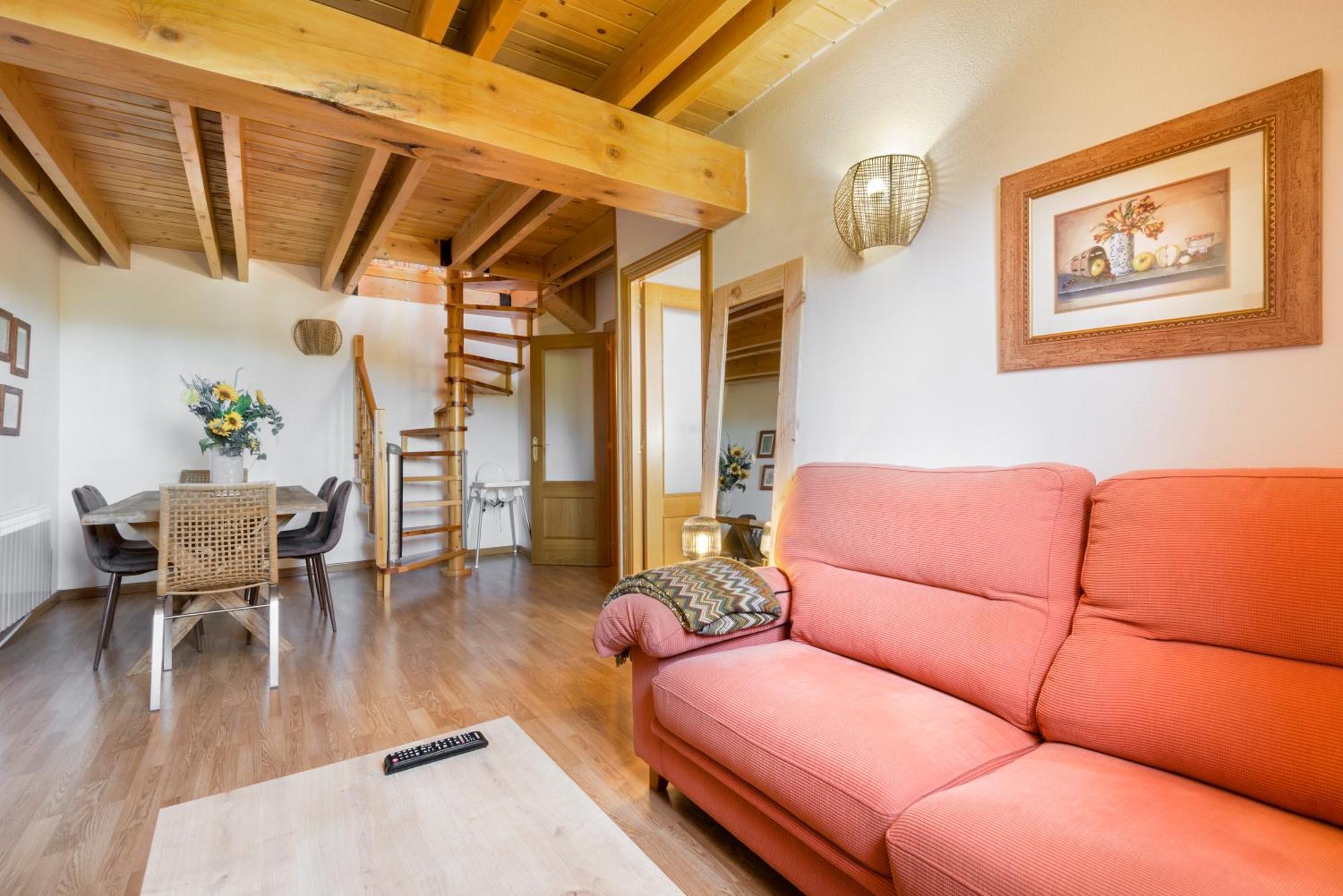 Atico Abuhardillado I Aire Acondicionado L Centrico L Garaje L Trastero I Wifi Appartement Biescas  Buitenkant foto